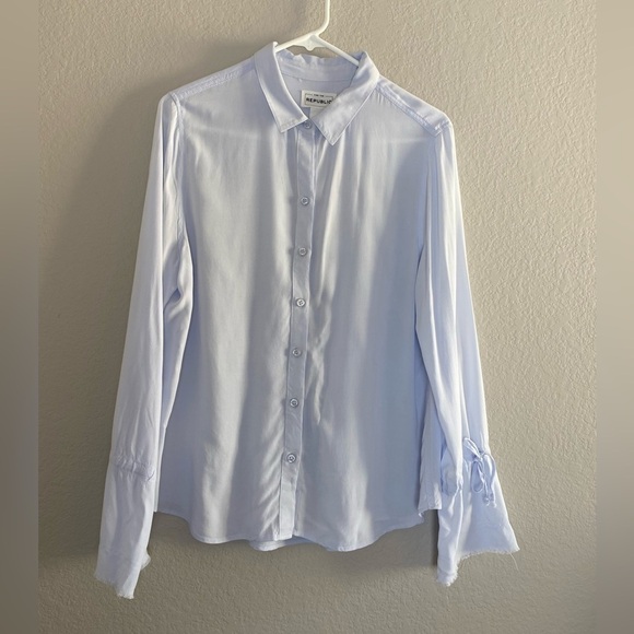 Women’s FOR THE REPUBLIC light blue button up dress shirt size Large - Picture 1 of 8